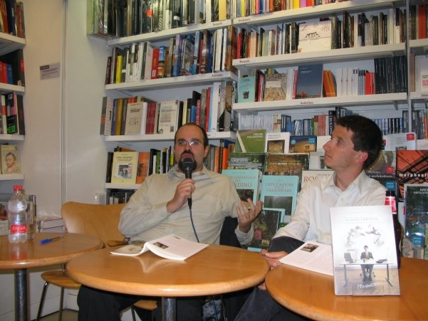 Con Michele Governatori alla libreria Mel BookStore di Roma. Presentazione di "Buon lavoro" (26 aprile 2006)